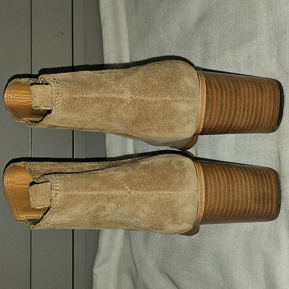 Marc Fisher Tan Suede Ankle Boots Sz 8 - Picture 6 of 13